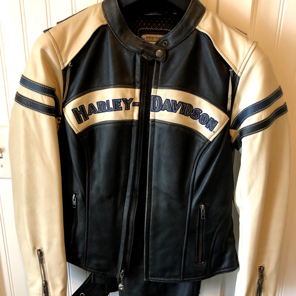 Women’s Leather Harley Davidson riding jacket